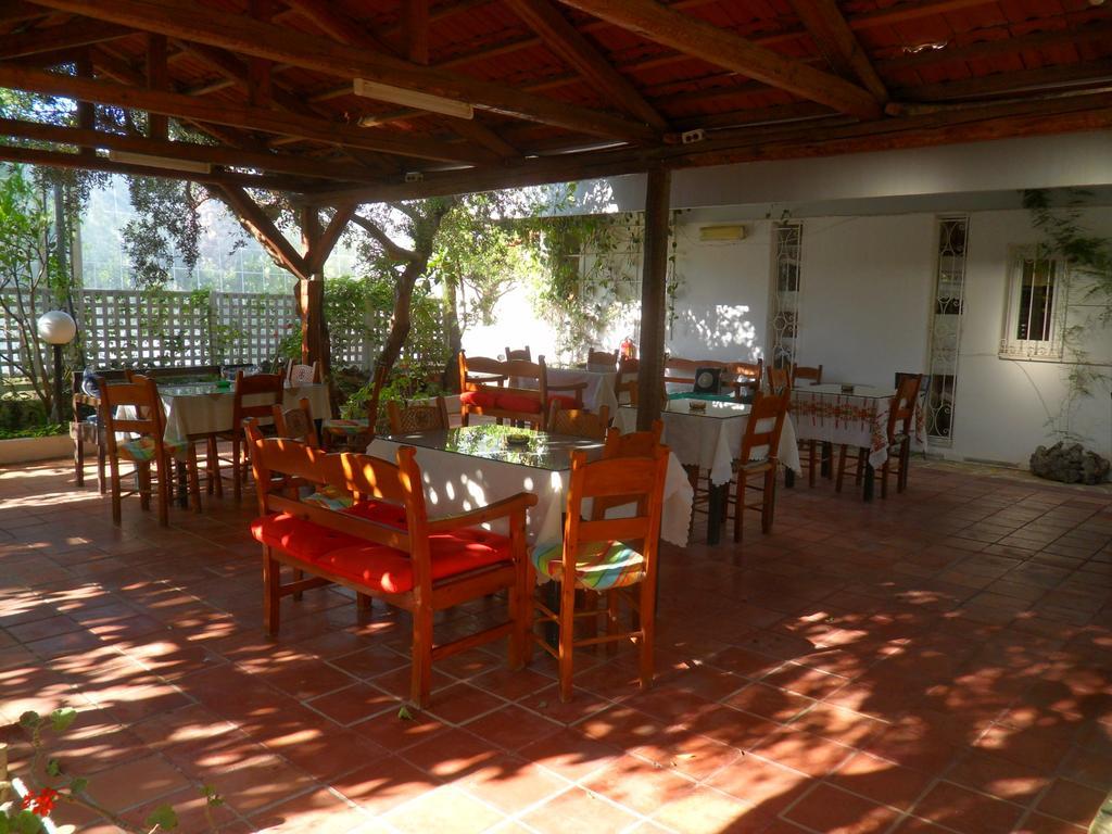 Sunningdale Hotel Agia Galini Esterno foto