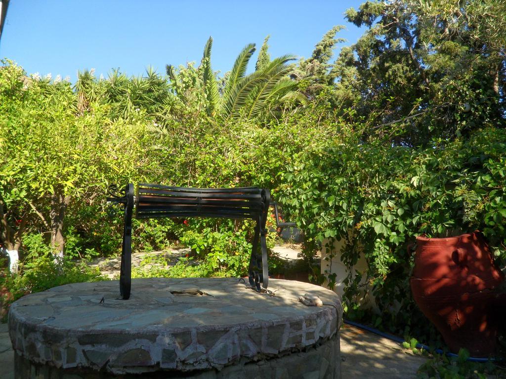 Sunningdale Hotel Agia Galini Esterno foto