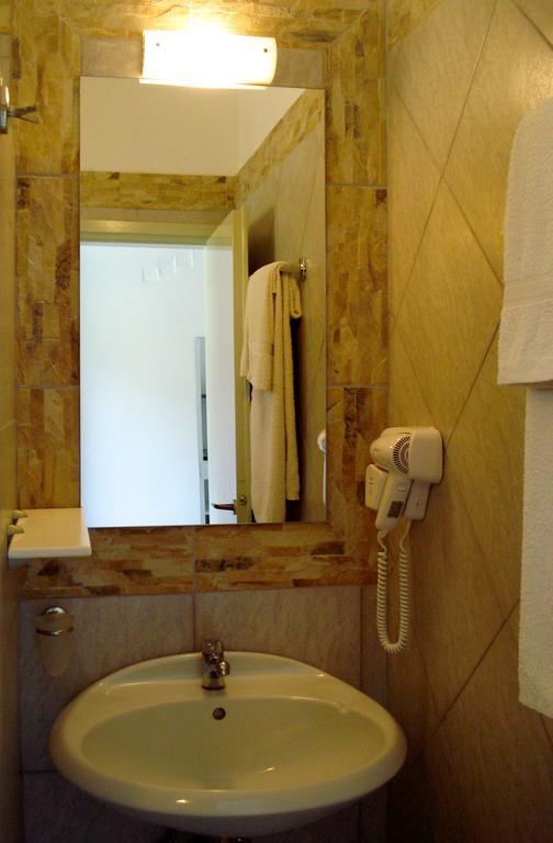 Sunningdale Hotel Agia Galini Esterno foto