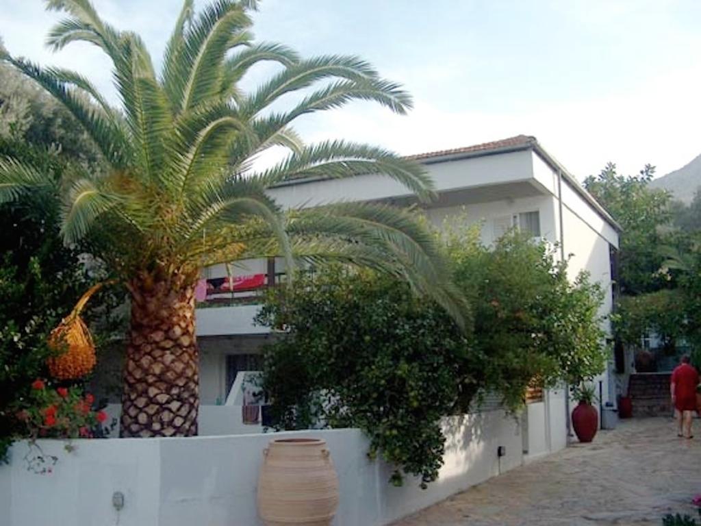 Sunningdale Hotel Agia Galini Esterno foto