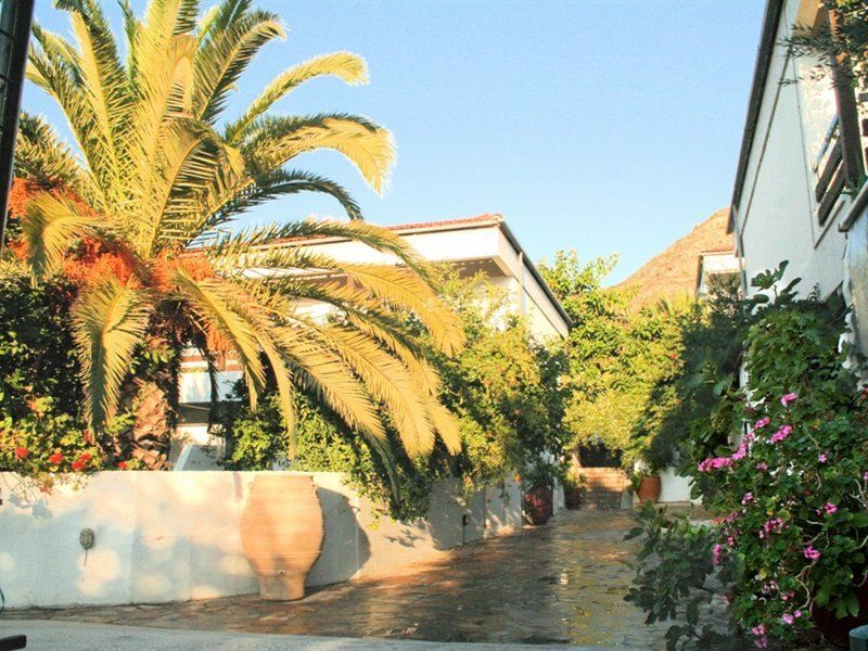Sunningdale Hotel Agia Galini Esterno foto